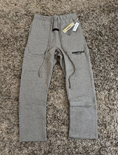 Essentials Men’s Gray Fleece Sweatpants M Regular Drawstring Pockets