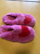 Womens Size Small Hot Pink Fuzzy Victorias Secret Slippers Hearts