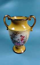 Vintage Staffordshire England Porzellan Vase signiert D.H.V.  7" hoch