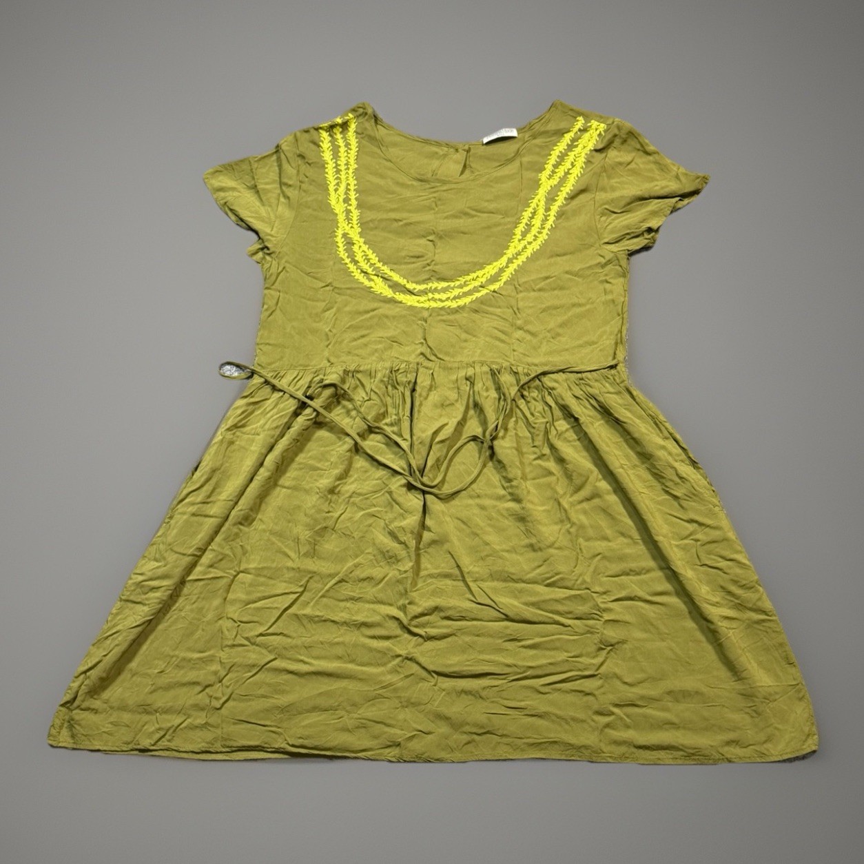 Mahina Made Lei Hawai’i Olive Green Dress Size Medium Hawaiian Aloha