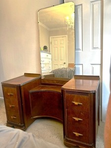 Art Deco bedroom furniture set