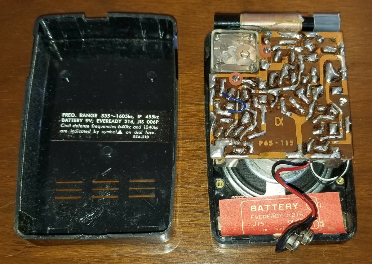 VINTAGE COLUMBIA 6 TRANSISTOR RADIO w/Leather Case (WORKS VINTAGE COLUMBIA 6 TRANSISTOR RADIO w/Leather Case (WORKS