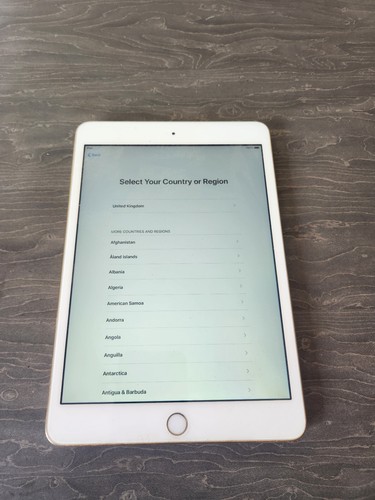 Apple iPad Mini 16GB Tablet A1599 3 Gen Wi-Fi Only 7.9 in GOLD With Touch ID - Picture 4 of 14