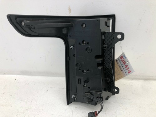 2018-2020 Land Range Rover L405 Rear Right Passenger Taillight OEM Used #826414 - Picture 4 of 8
