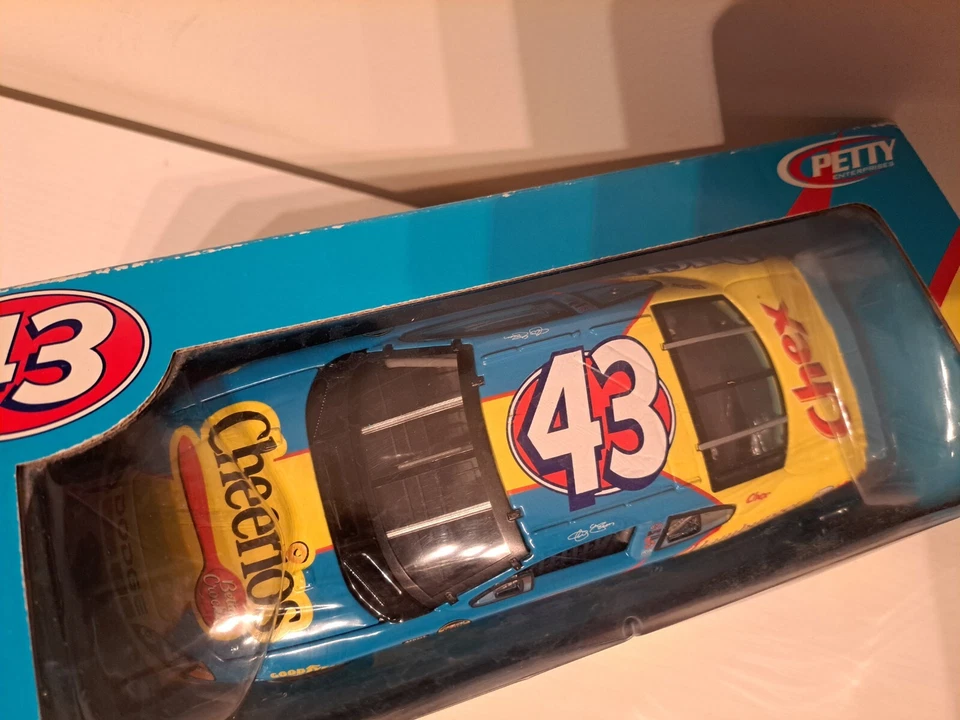 Jeff Green 2005 Team Caliber Promo #43 Cheerios Petty Enterprises ¡Esquiva! Foto 4 de 4