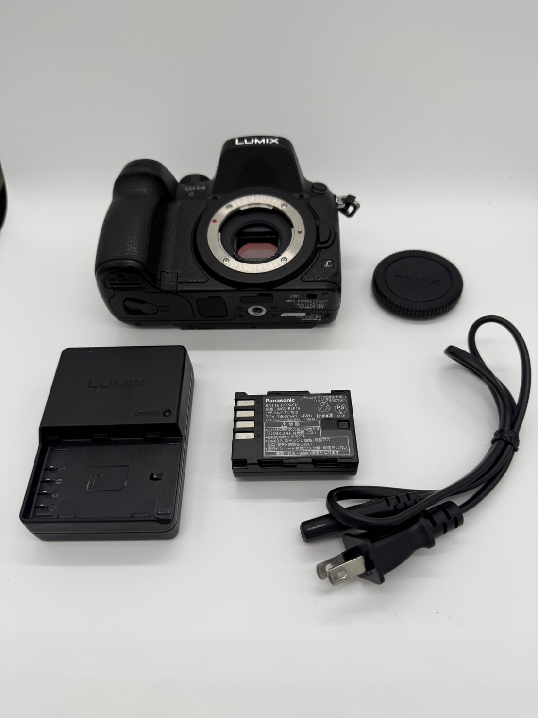 【Very good】Panasonic Lumix GH4 16MP Professional Mirrorless Camera  from Japan