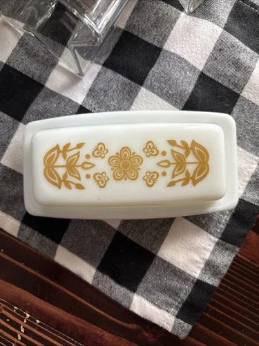 Vintage Pyrex Butterfly Gold Butter Dish w/ Lid 72-B VERY NICE