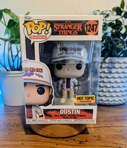 Stranger Things Dustin Funko Pop 1247 Hot Topic Exclusive