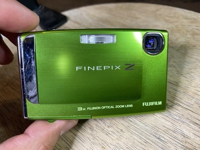 Fujifilm Green FinePix Z10fd Digital Camera - TESTED Working NO
