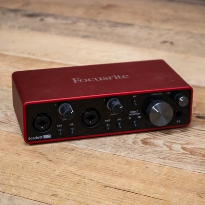 Focusrite Scarlett 2i2 (3rd Gen) USB Audio Interface Studio Recording U284836