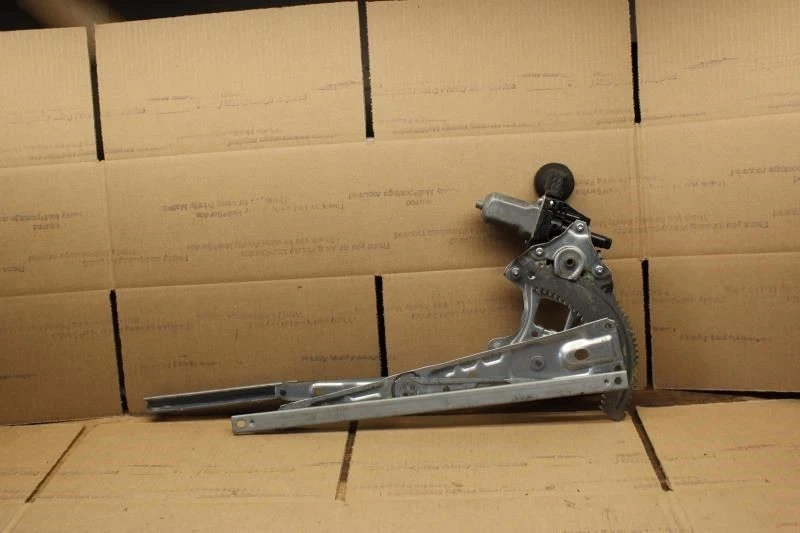 REGULADOR DE VENTANA DE PUERTA TRASERA DEL PASAJERO DERECHO INFINITI Q50 2018 CON MOTOR Foto 2 de 4