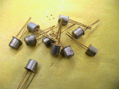 15x TRANSISTOR BFY80 N-NIX 100V 0.1A 0.26W 50Mhz No China Copies K19