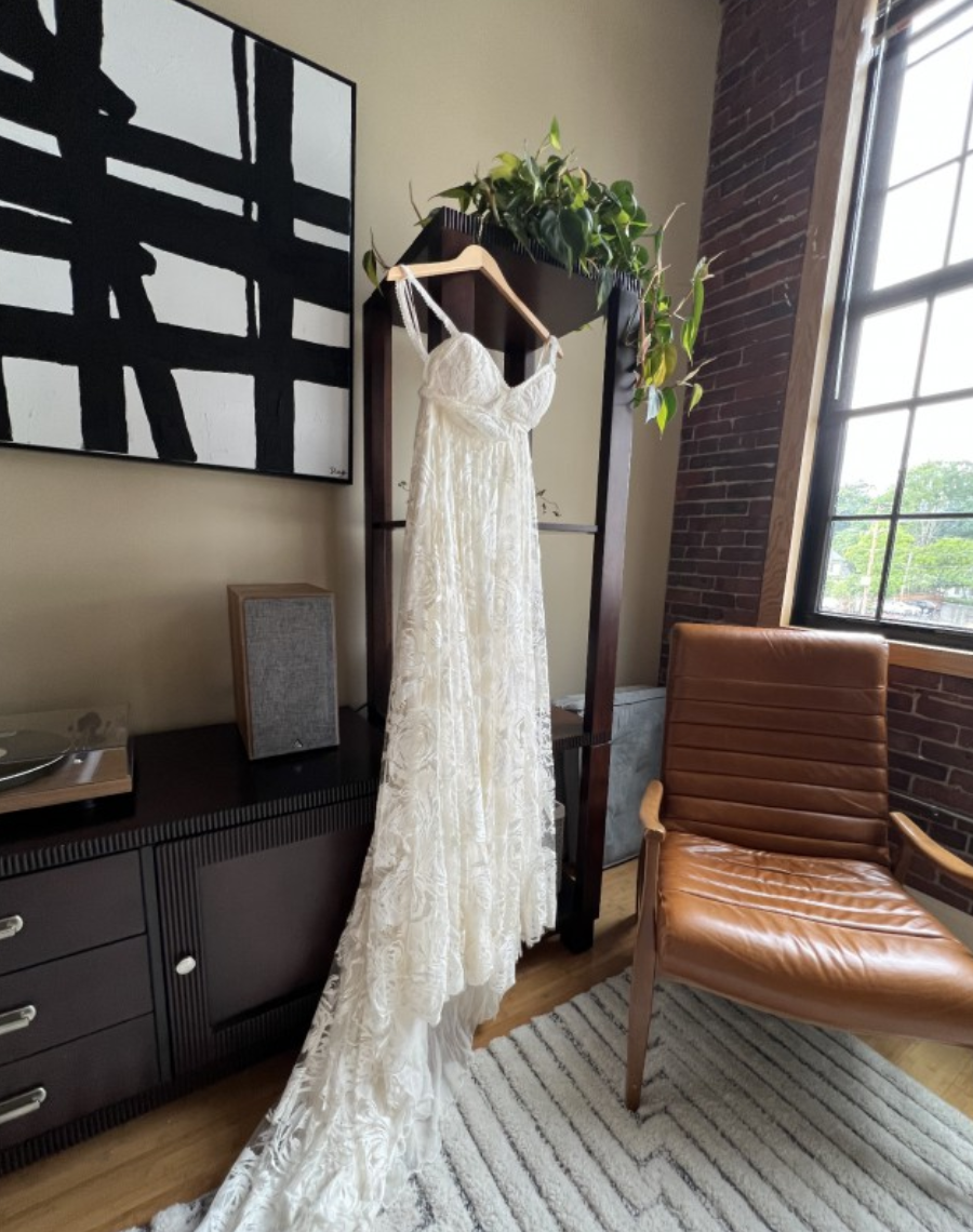 Never Worn Grace Loves Lace Megan Wedding Dress Size Small MSRP $2700