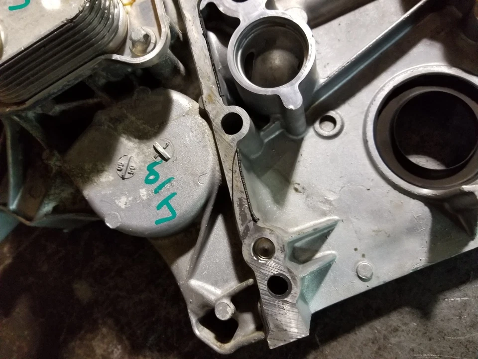 R6110151302 OEM 2005 Dodge Sprinter 2500 2,7 L cubierta de distribución del motor diésel Foto 4 de 4