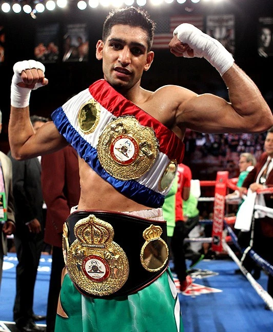 AMIR KHAN 8X10 PHOTO BOXING PICTURE WITH BELTS