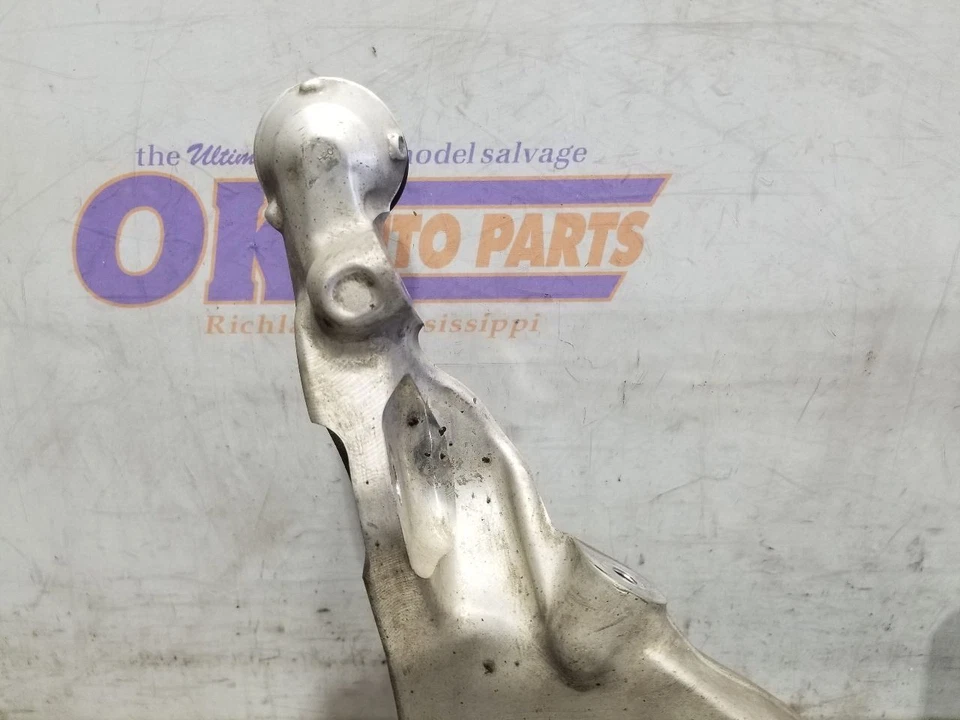 Nissan 370Z Nismo 19 2019 3,7 L tracción trasera brazo de control inferior delantero pasajero derecho Foto 3 de 4