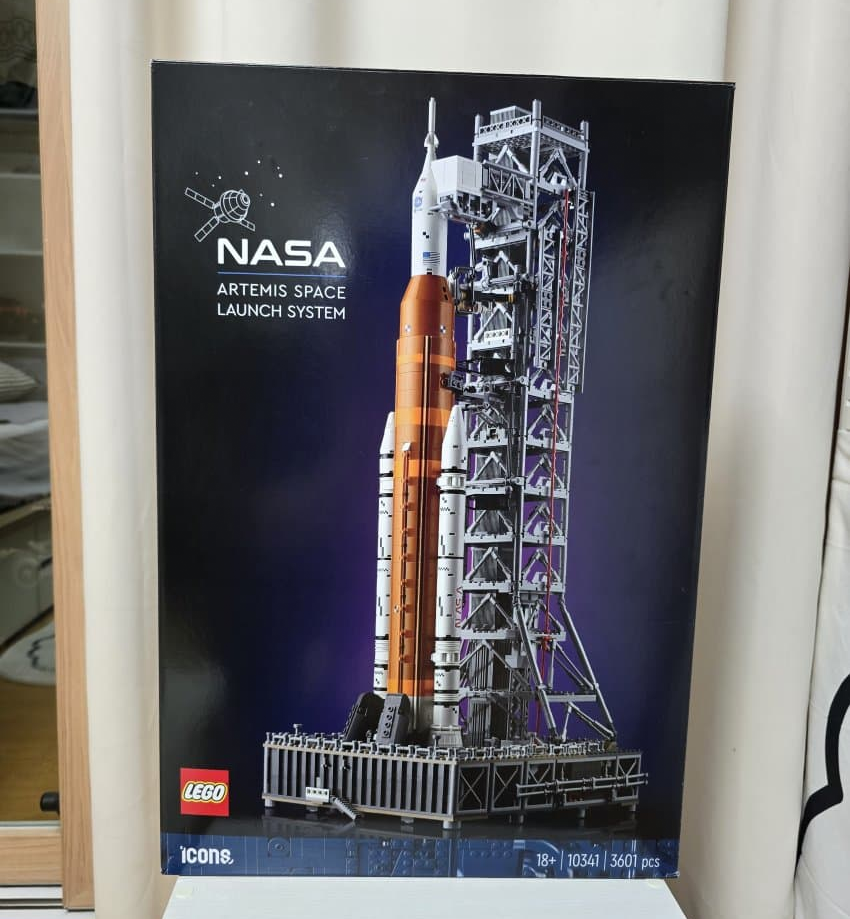 LEGO 10341 NASA Artemis SLS Rocket 3601pcs Icons Adult Set Sealed