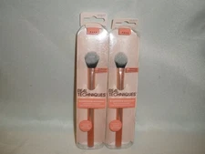 New Lot of 2 Real Techniques Brightening Concealer Brushes 01977