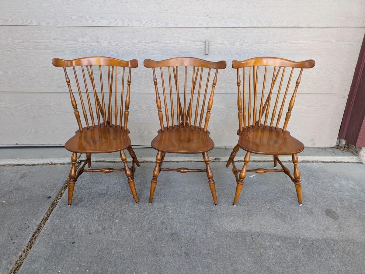 Vintage Set of 3 Heywood Wakefield Maple Wood Windsor Spindle Back Vintage Set of 3 Heywood Wakefield Maple Wood Windsor Spindle Back