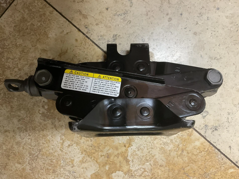 Оригинальный домкрат для шин Chevrolet Aveo 2004-2011 годов выпуска - Изображение 4 из 4