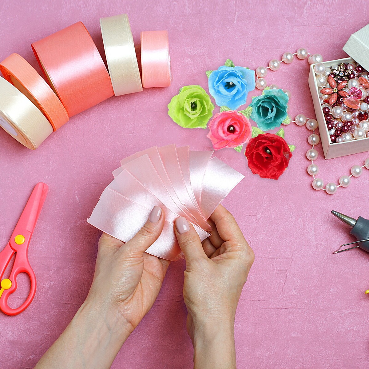 100 Pcs 1.18 Inch Mini Artificial Rose Flower Heads Silk Bouquet