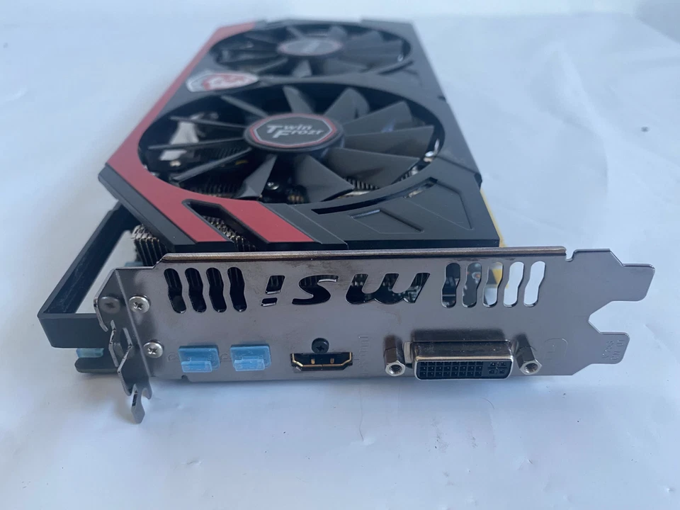 Tarjeta de gráficos MSI AMD Radeon R9 280 Gaming 3G Twin Frozr AMD GPU 3GB GDDR5 Foto 3 de 4