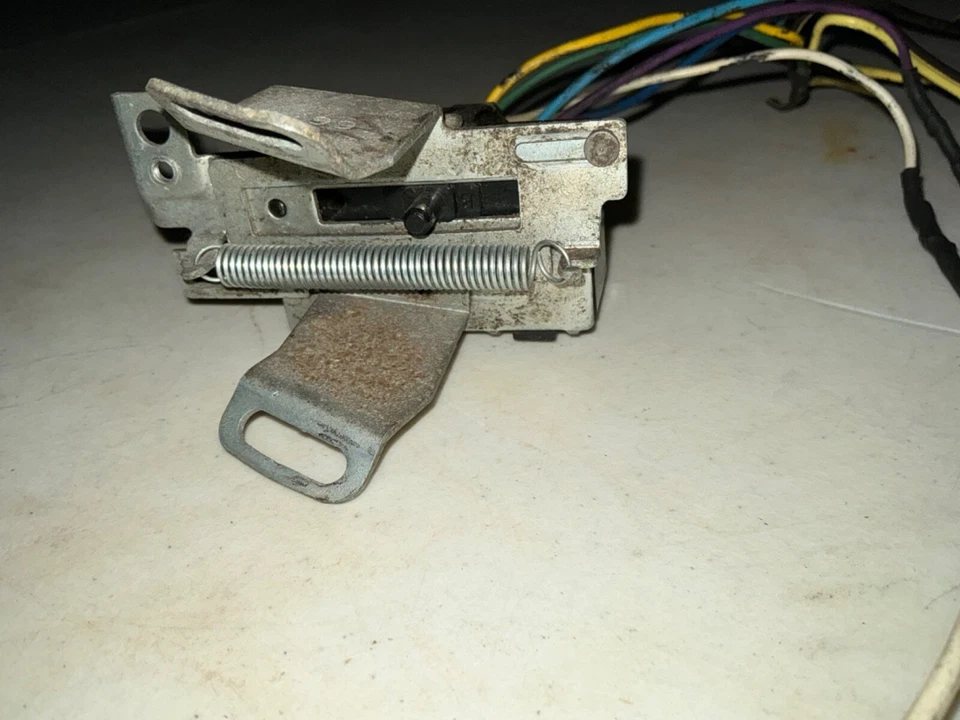 Interruptor de señal de giro Oldsmobile 98 GM 1966 OEM COLUMNA INCLINABLE Y LUCES DE ESQUINA Olds Foto 3 de 4