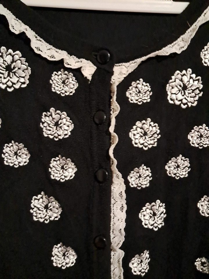 Voodoo Vixen Womens Long-Sleeve Button-Down Sweater Black Embroidered Size 2X - Image 2 of 4