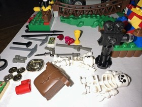 LEGO Adventurers Jungle Amazon Ancient Ruins 5986 Most of the Parts w/Sun Disk