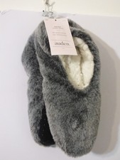 Auden Women  s Faux Fur Slipper Socks Grippers Shearling Linning Size M/L 8-10