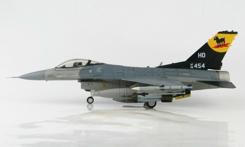 1/72 Hobby Master HA3882 F-16C “Fighting Falcon”,USAF 54th FG / 8th FS - Picture 2 of 8