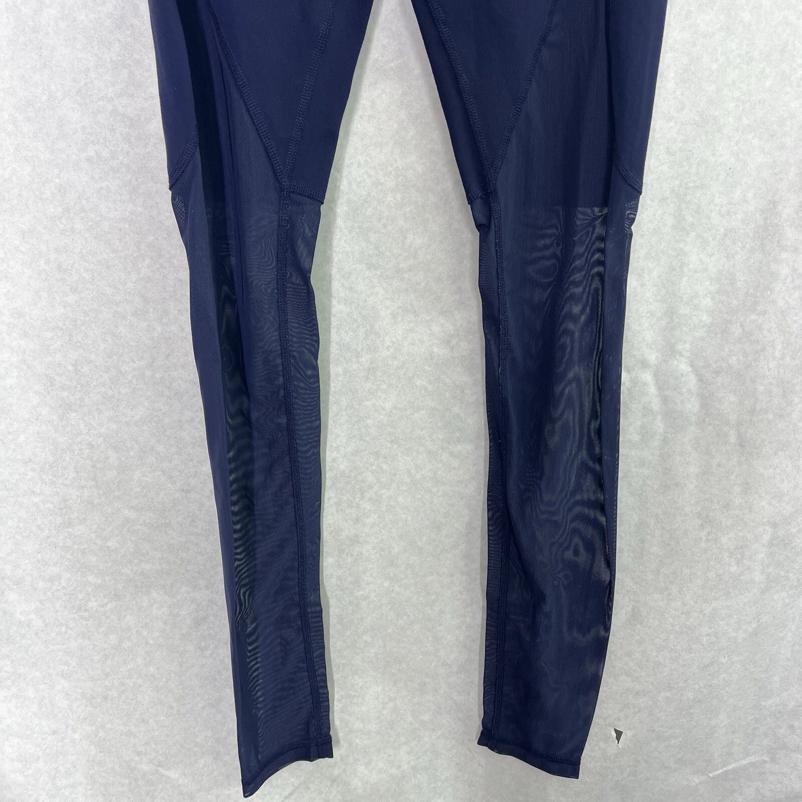 alo-yoga mesh motion leggings
