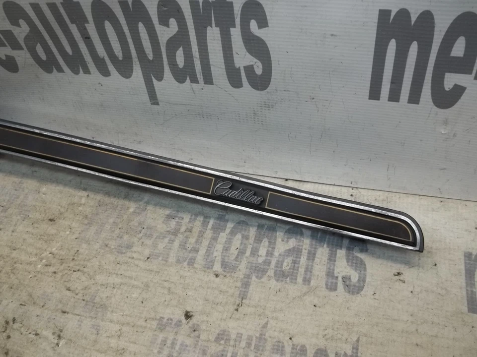 77-92 凯迪拉克 Deville Fleetwood 右乘客侧仪表板仪表板装饰原始设备制造商 — 第 3/4 张图片