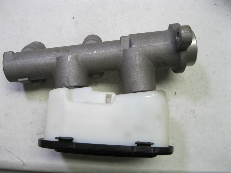 Brake Master Cylinder-w/o ABS Bendix 12187 - Imagem 4 de 4