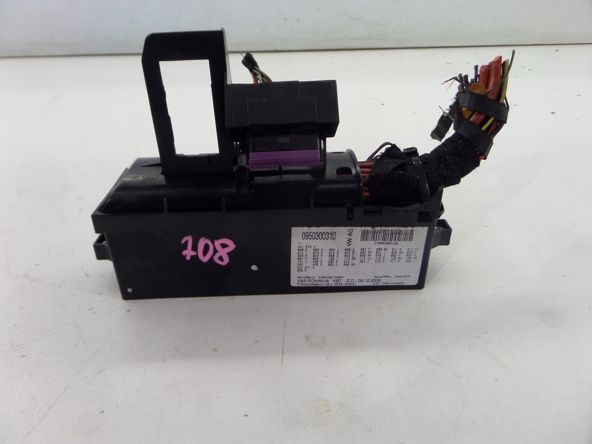 tiguan cigarette lighter fuse VW Tiguan 2.0T Fuse Box B6 09-11 OEM