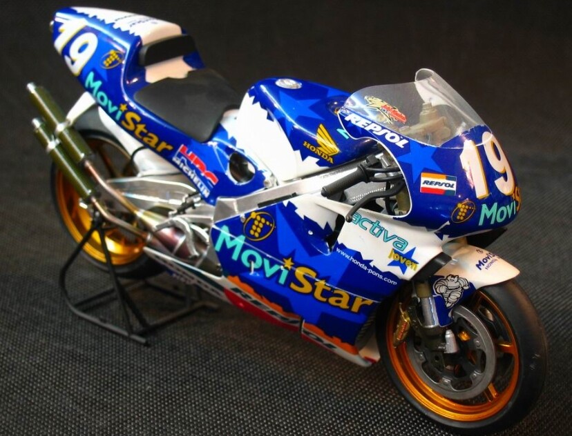 Award winner Built Tamiya 1/12 MoviStar Pons Honda NSR500 