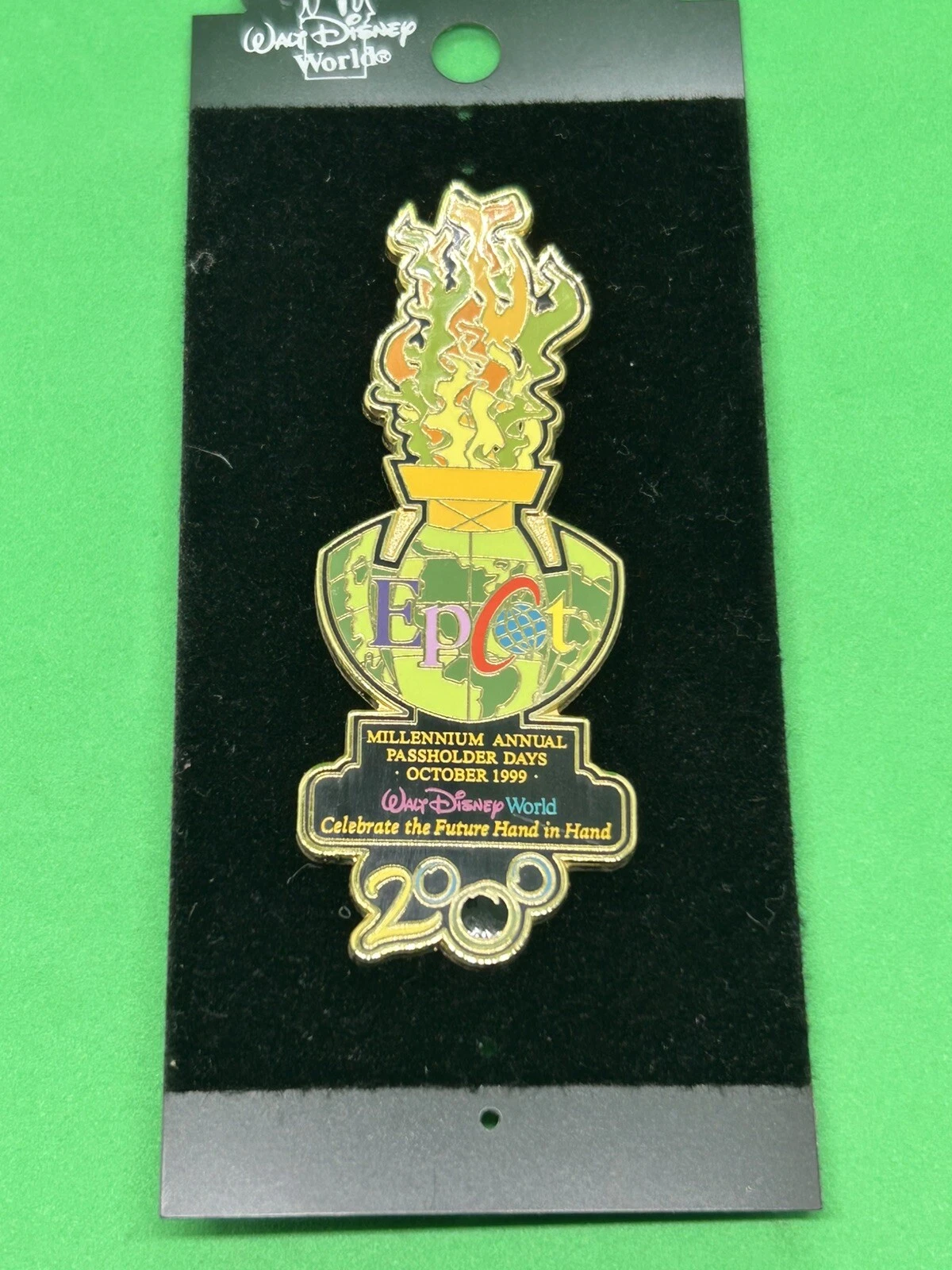 Celebrate the Future Hand in Hand Disney World 2000 Annual Passholder Disney Pin