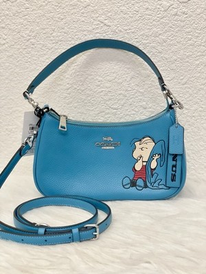 極美品★COACH スヌーピーコラボ レザー バケツショルダー 青 36441 NWT Coach CBM31 X Peanuts Teri Shoulder Bag With Linus in Pebble