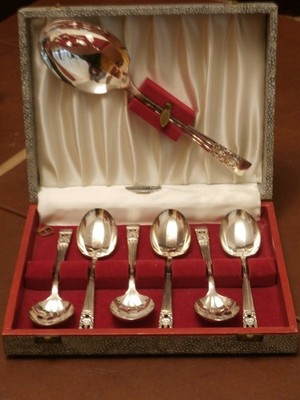 7 Stück Box Hampton Court Oneida Gemeinschaft Teller Dessertlöffel Set-Exzellenter Zustand