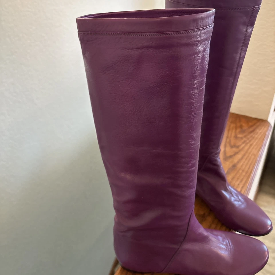 Botas italianas de cuero para mujer hasta la rodilla de Vero Cuoio; púrpura EU 38, EE. UU. 7,5 de colección Foto 3 de 4