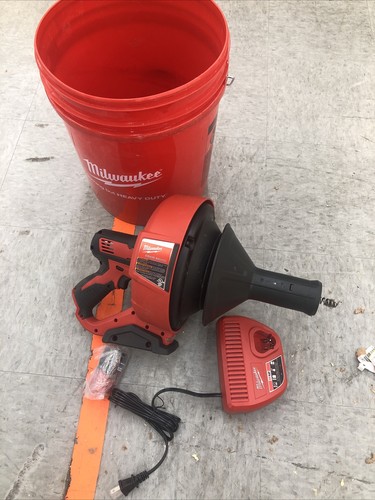 Milwaukee 2571-21 M12 Cordless Lithium-Ion Drain Snake Kit with Bucket