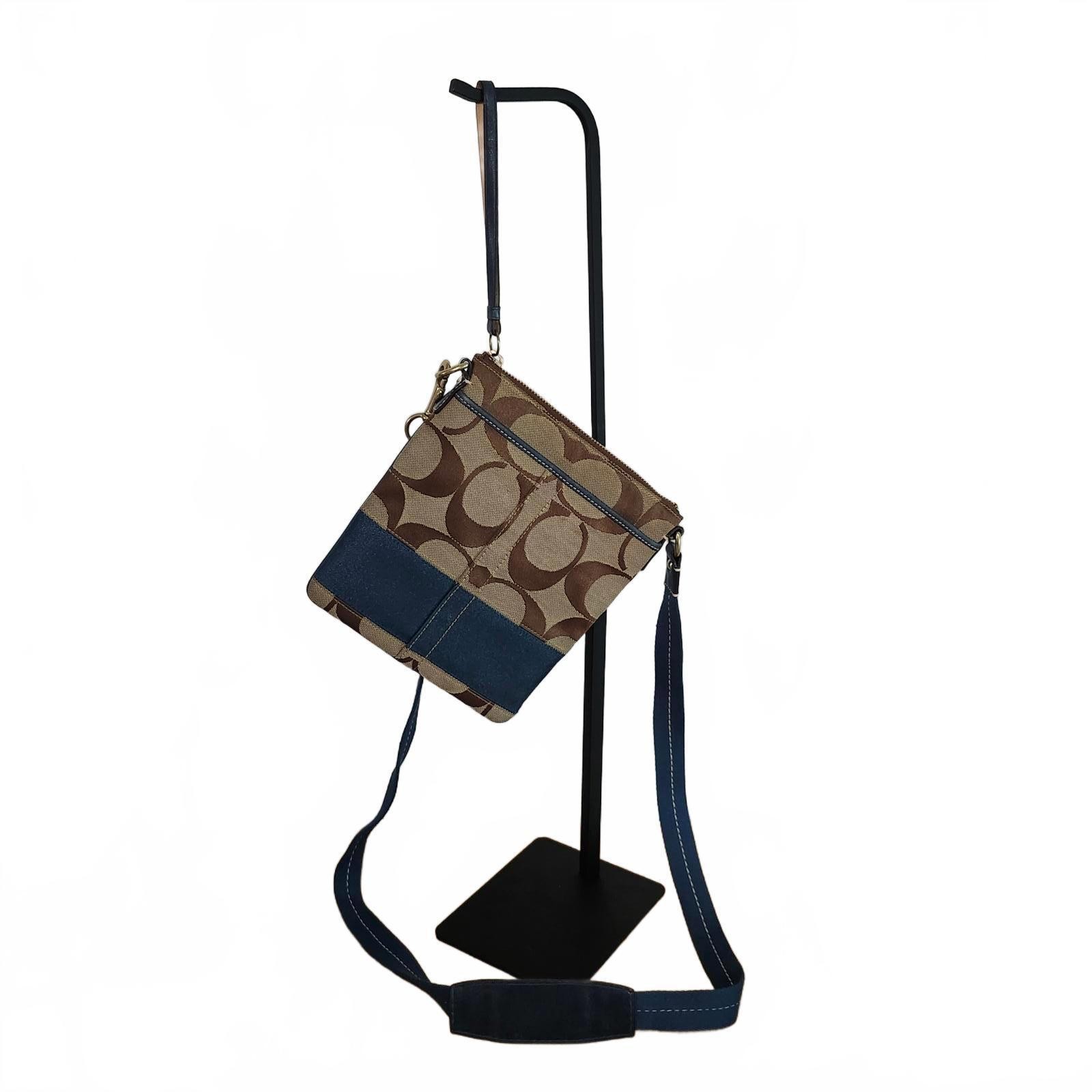 Chic Coach Crossbody Bag for Women - Stylish & Functional Everyday Carry