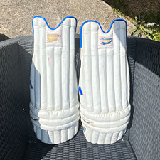 Slazenger Youth Cricket Batting Leg Pads Pair White/Blue Adjustable Padded