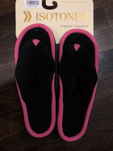 isotoner flip flops