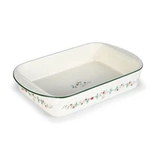 Winterberry Rectangular Baker, 13 Inch, White