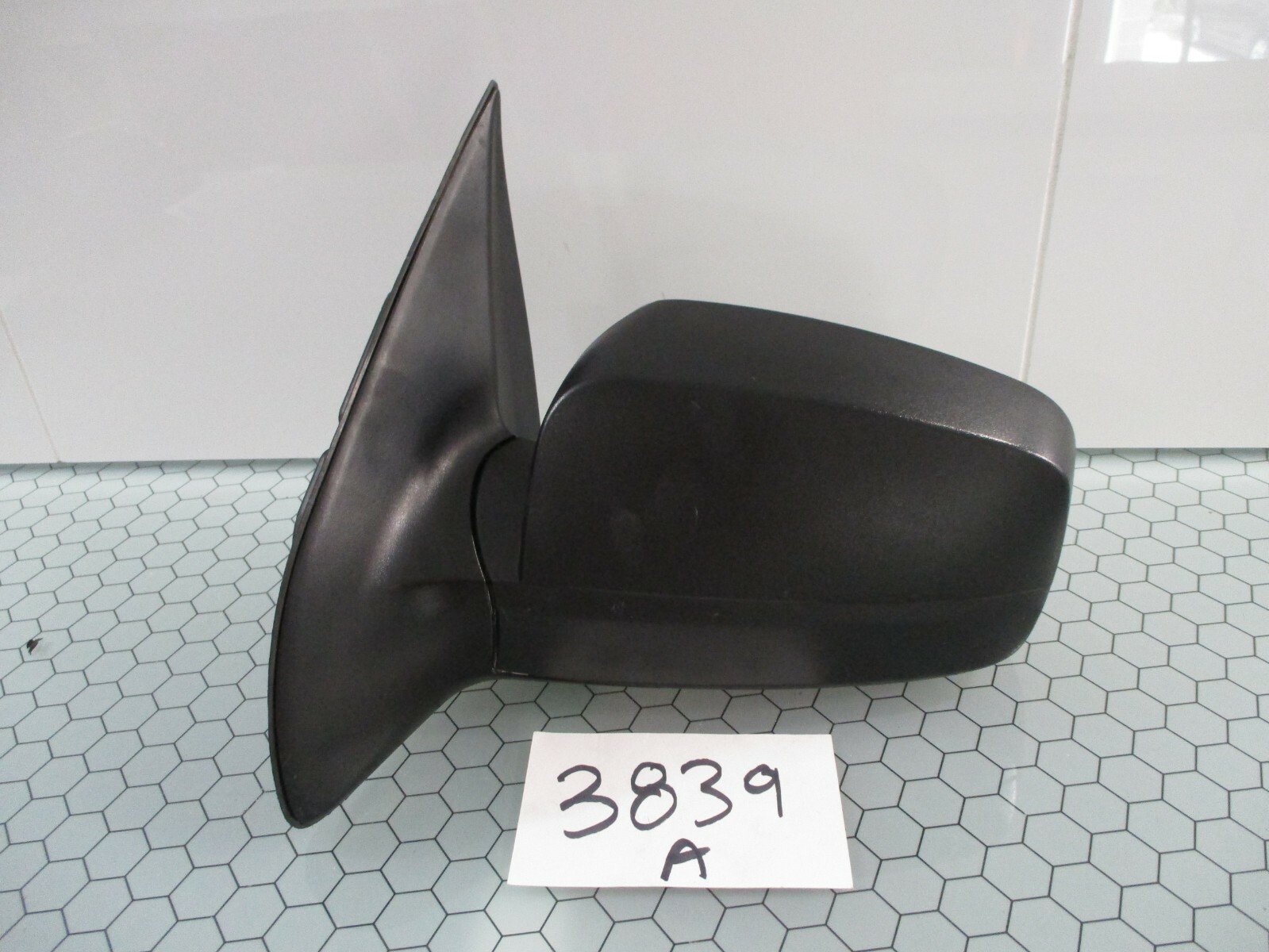 04 05 06 07 Kia Sorento DRIVER side Mirror Used Power #3839-A 