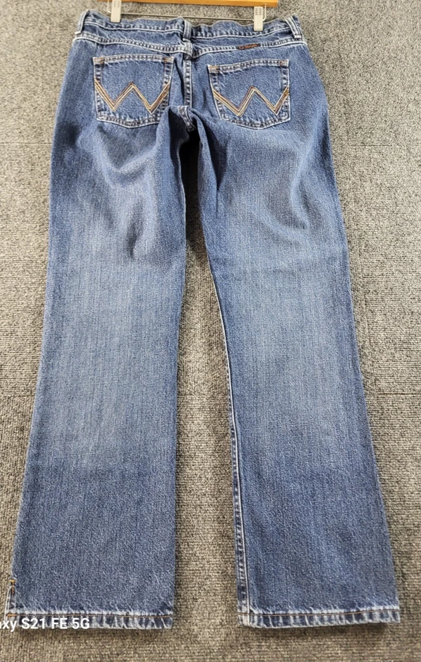 Wrangler Cash Cowgirl Cut Denim Jeans Women 11/12 33x31 Mid Rise Med Wash Cotton - Image 4 of 4