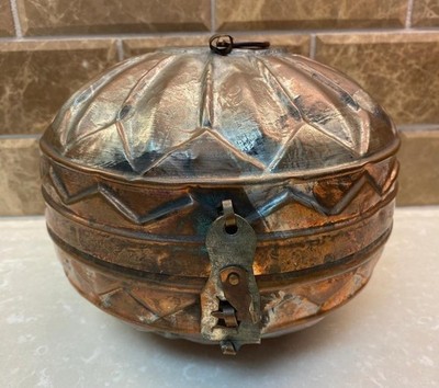 VINTAGE HANDMADE COPPER WASHED TRINKET/TREASURE STORAGE BALL 7 1/2'' DIAMETER