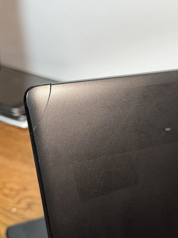 Acer TravelMate P256-M Laptop 4GB -500GB HDD – Working with Physical Damage - Image 4 of 4