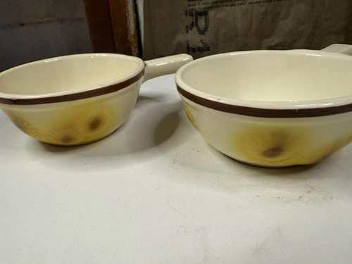 Vintage Hull Pottery Daisy Handled Soup Bowl